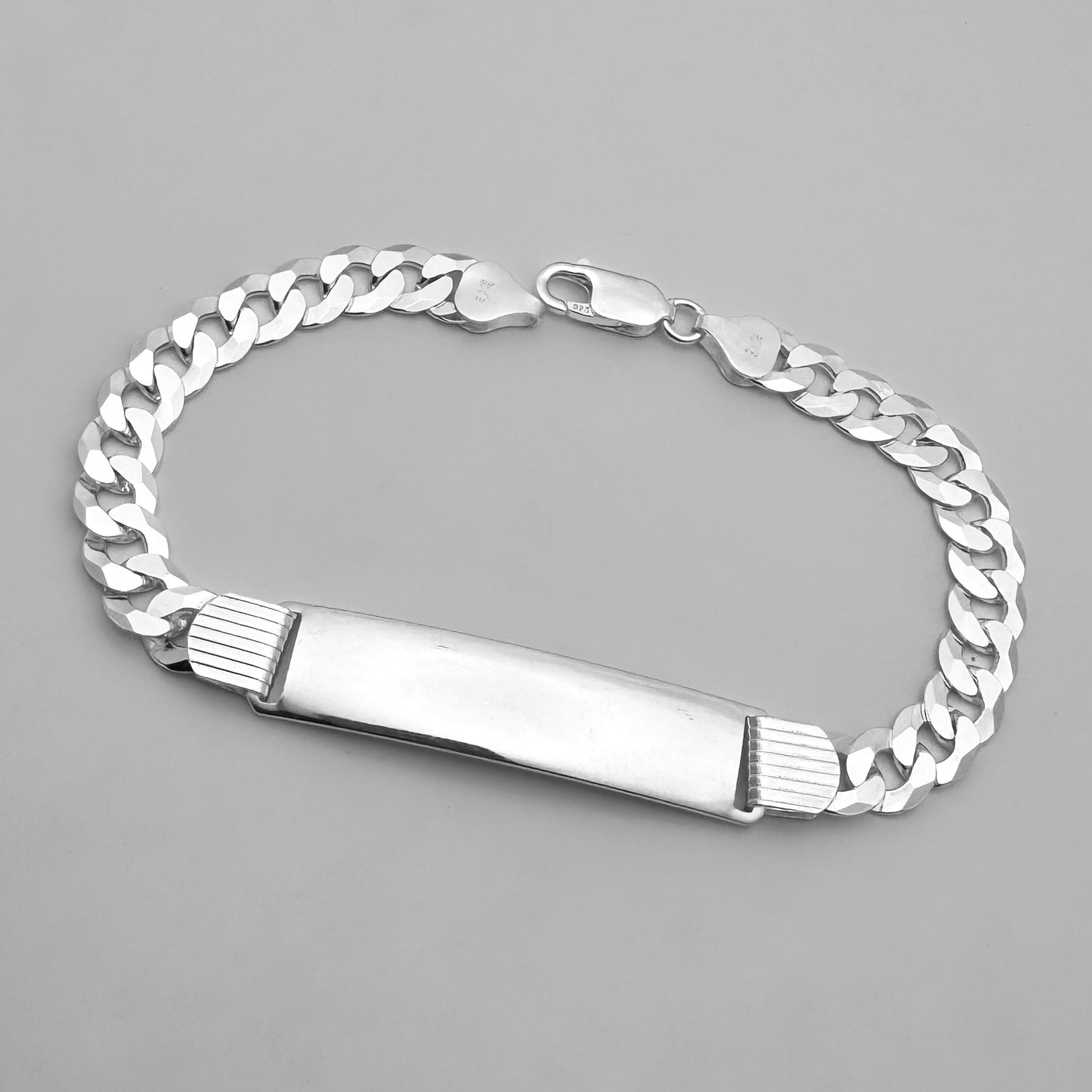 Esclava Cubana de Placa Extendida