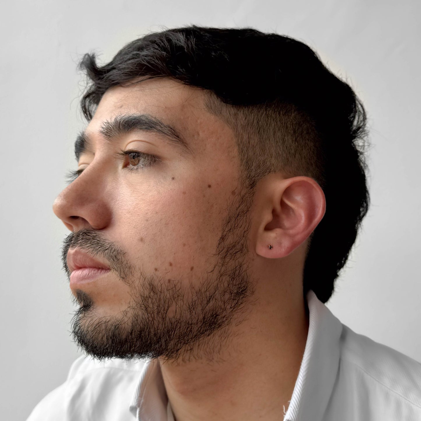 Topo zircon negro cuadrado mini