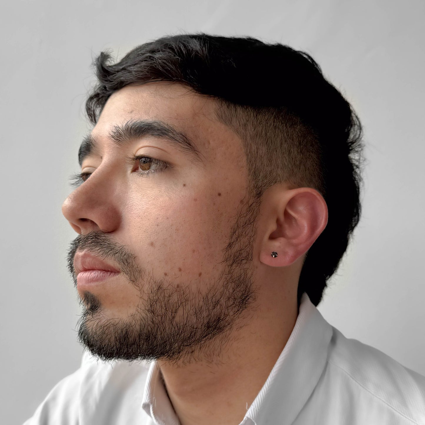 Topo zircon negro redondo pequeño