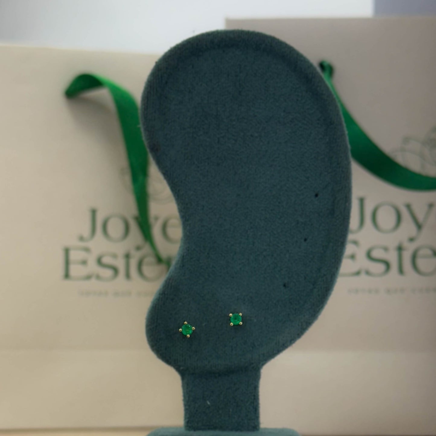 Topos Oro 18k y esmeralda