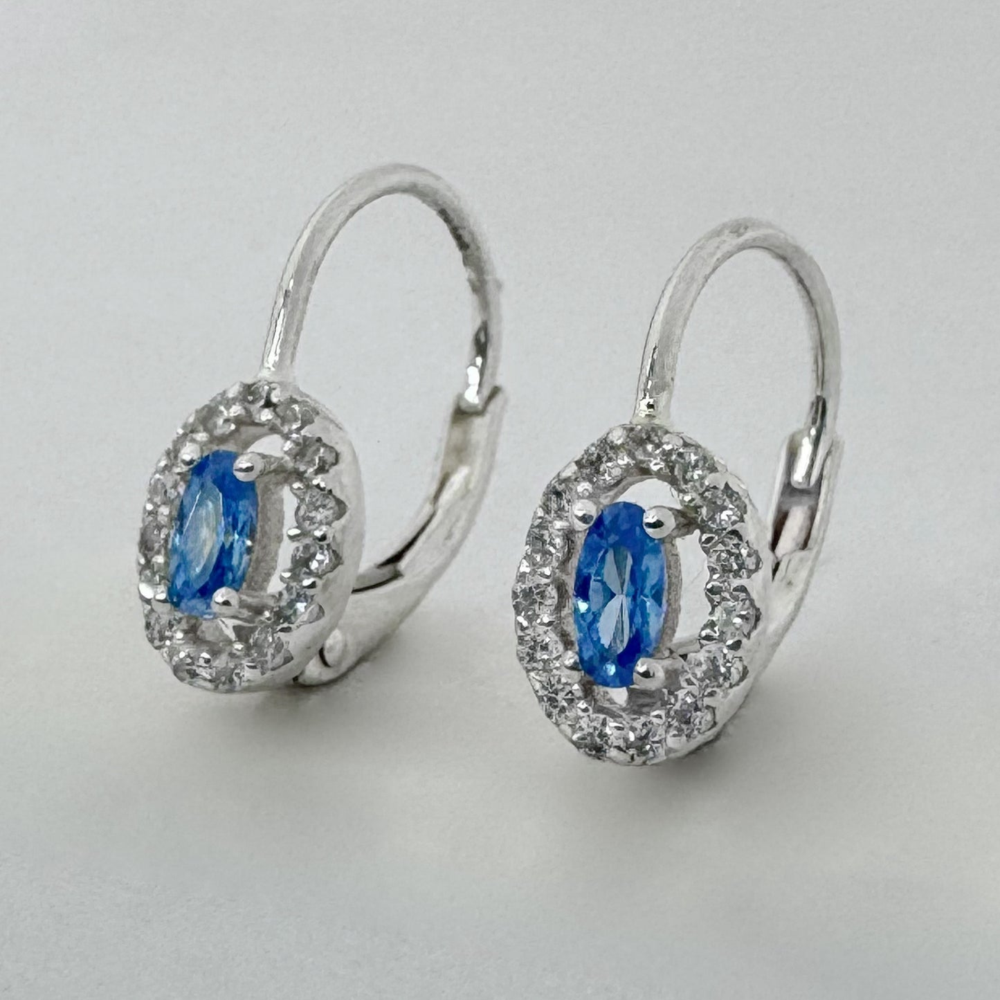 Aretes marquesa ovalada