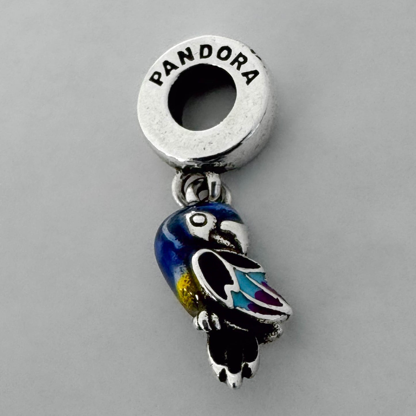 Charm Guacamaya