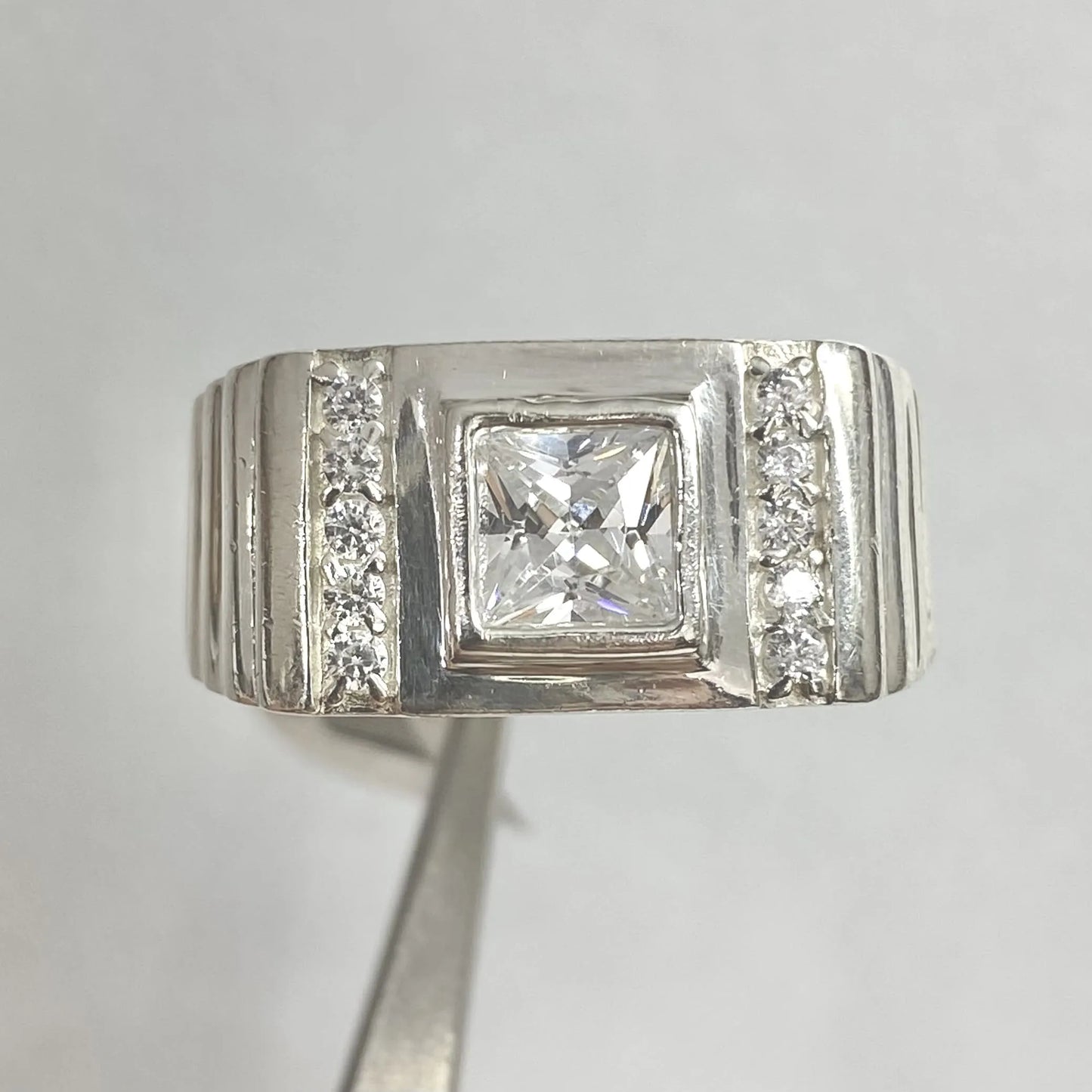 Anillo Rectangular Zircones