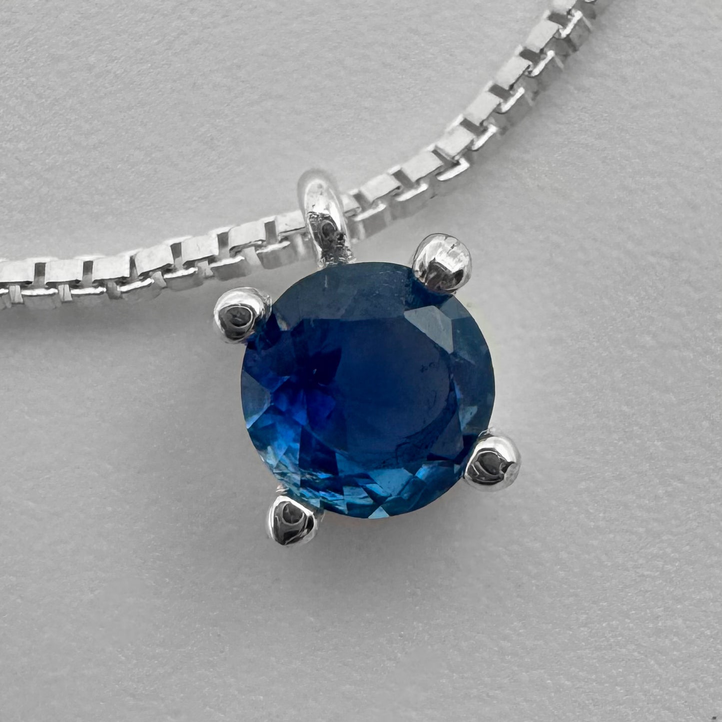Collar con Zafiro