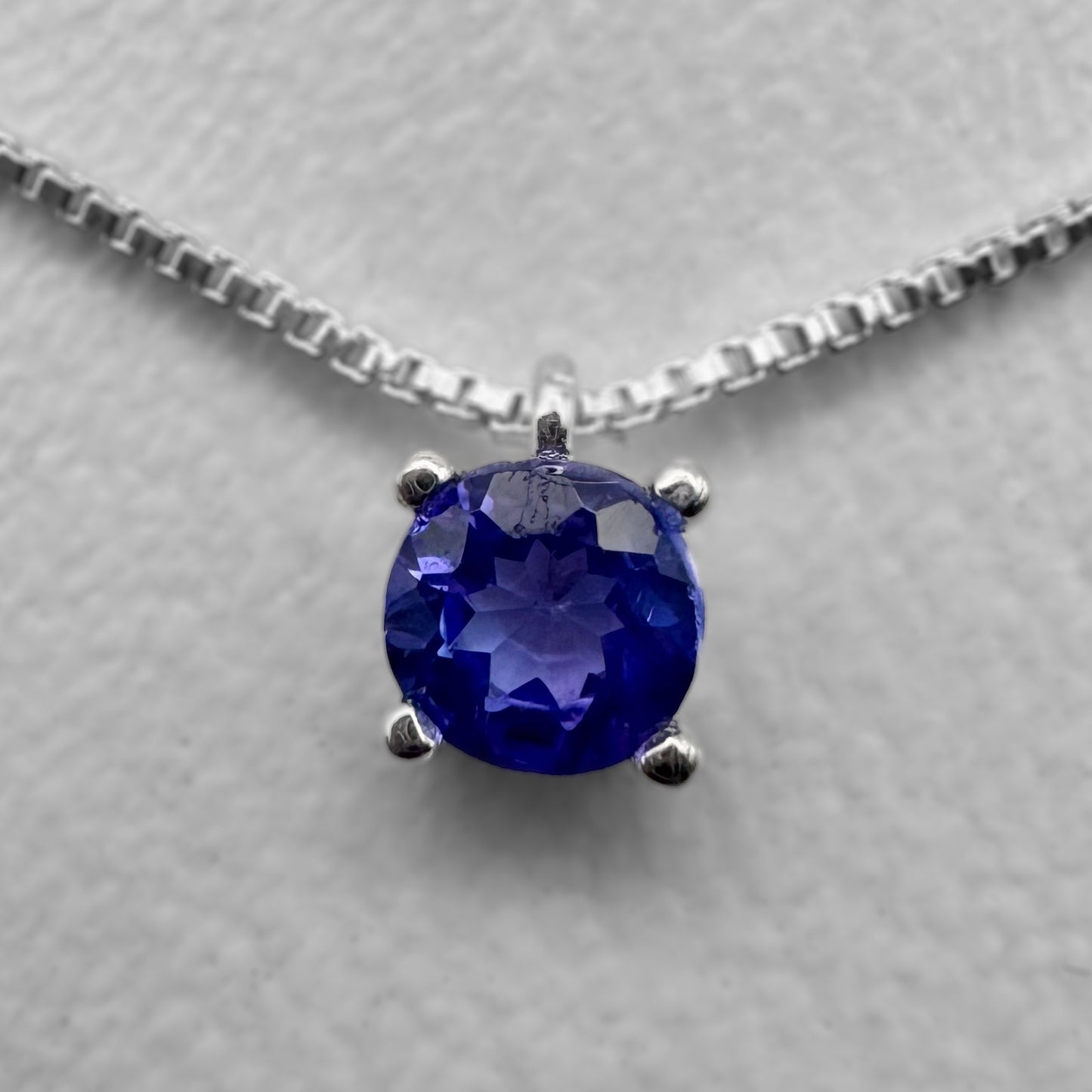 Collar con Tanzanita
