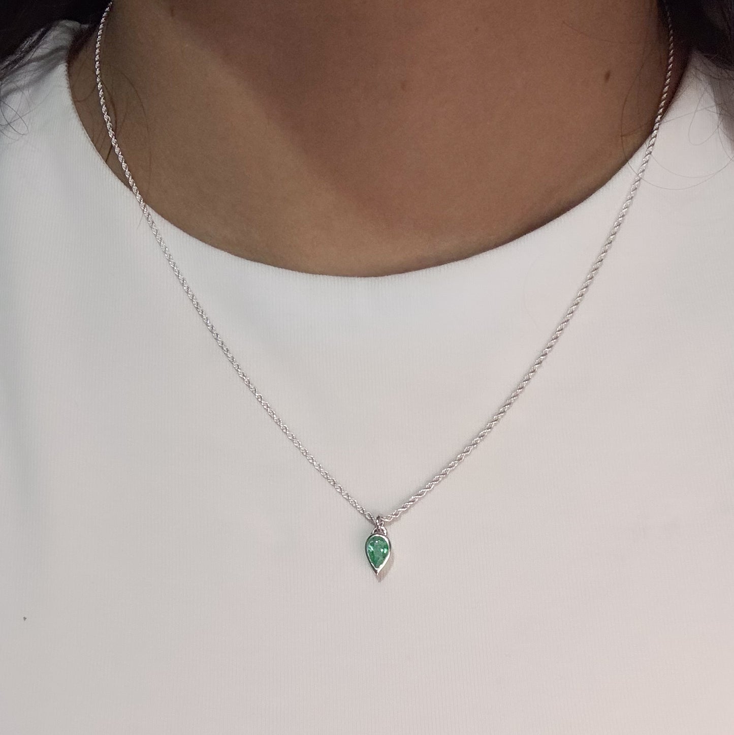 Collar con Esmeralda