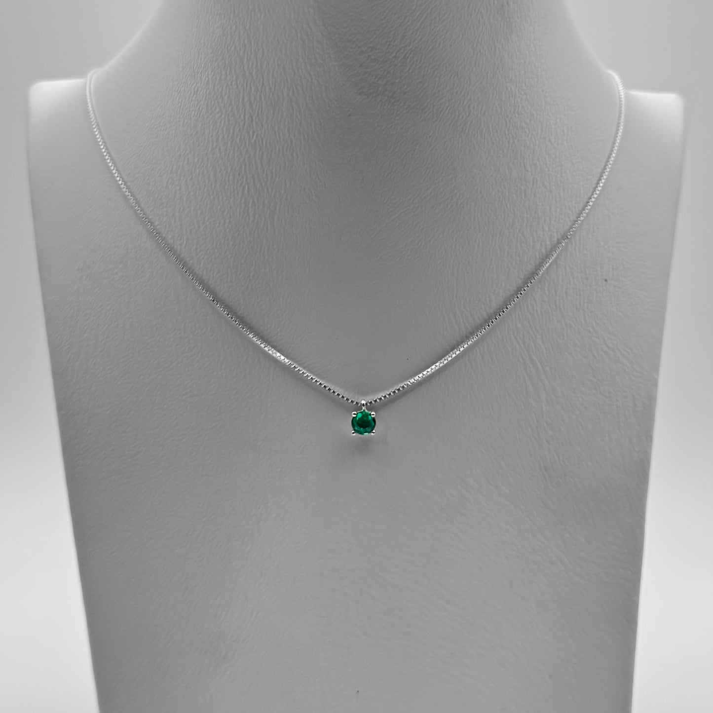 Collar con Esmeralda
