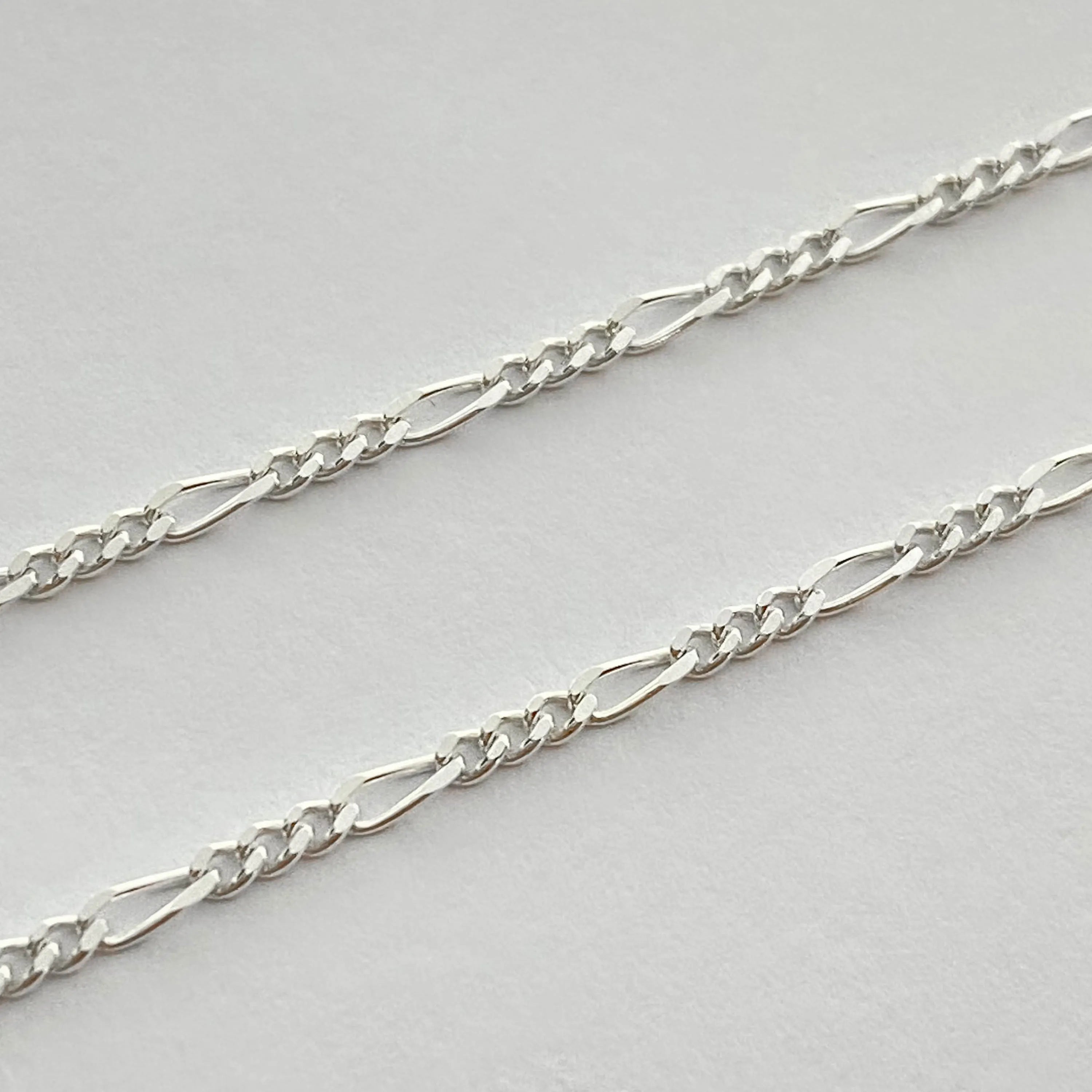 Cadena Cartier Delgada