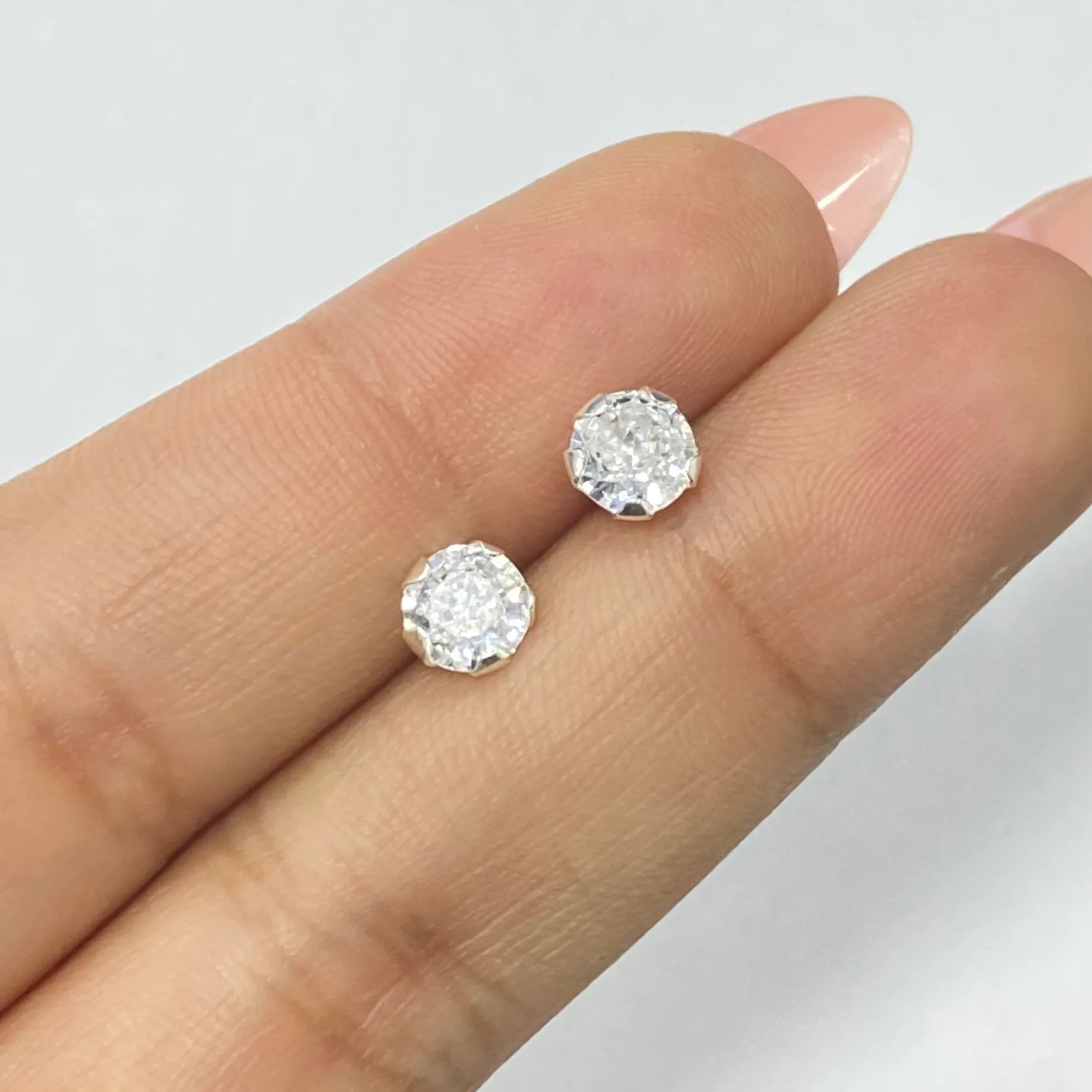Topo con Zircón Blanco Redondo