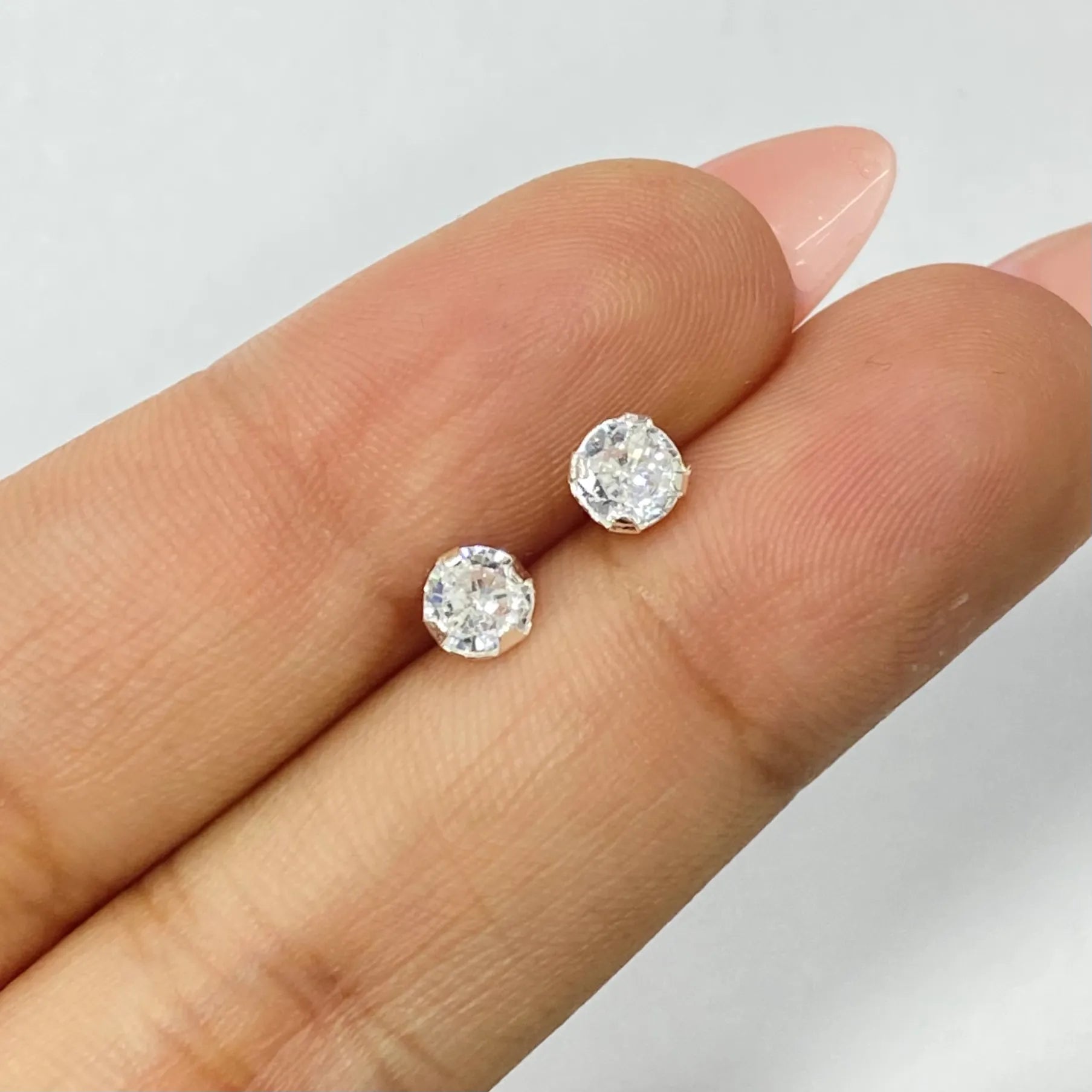 Topo con Zircón Blanco Redondo