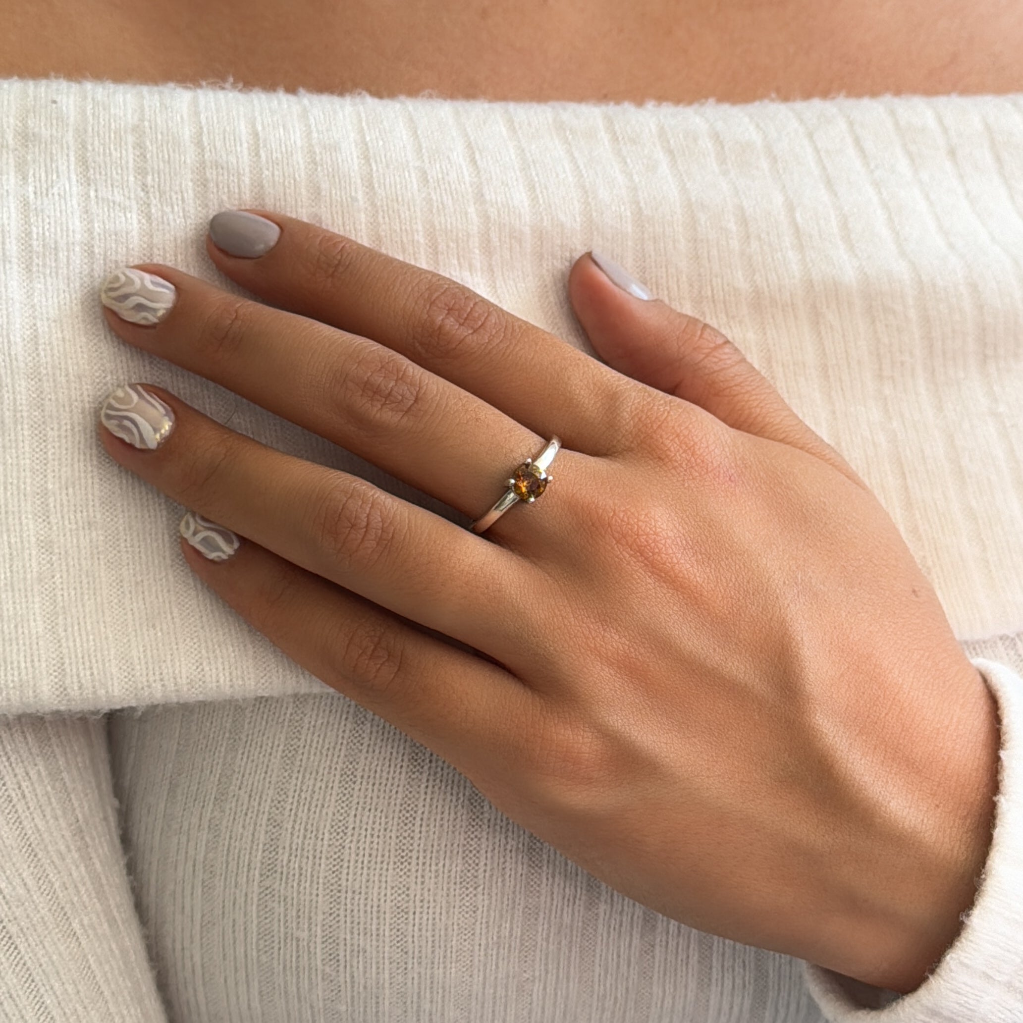 Anillo con Zafiro Café Natural