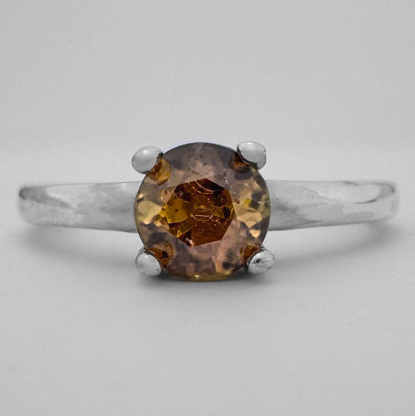 Anillo con Zafiro Café Natural