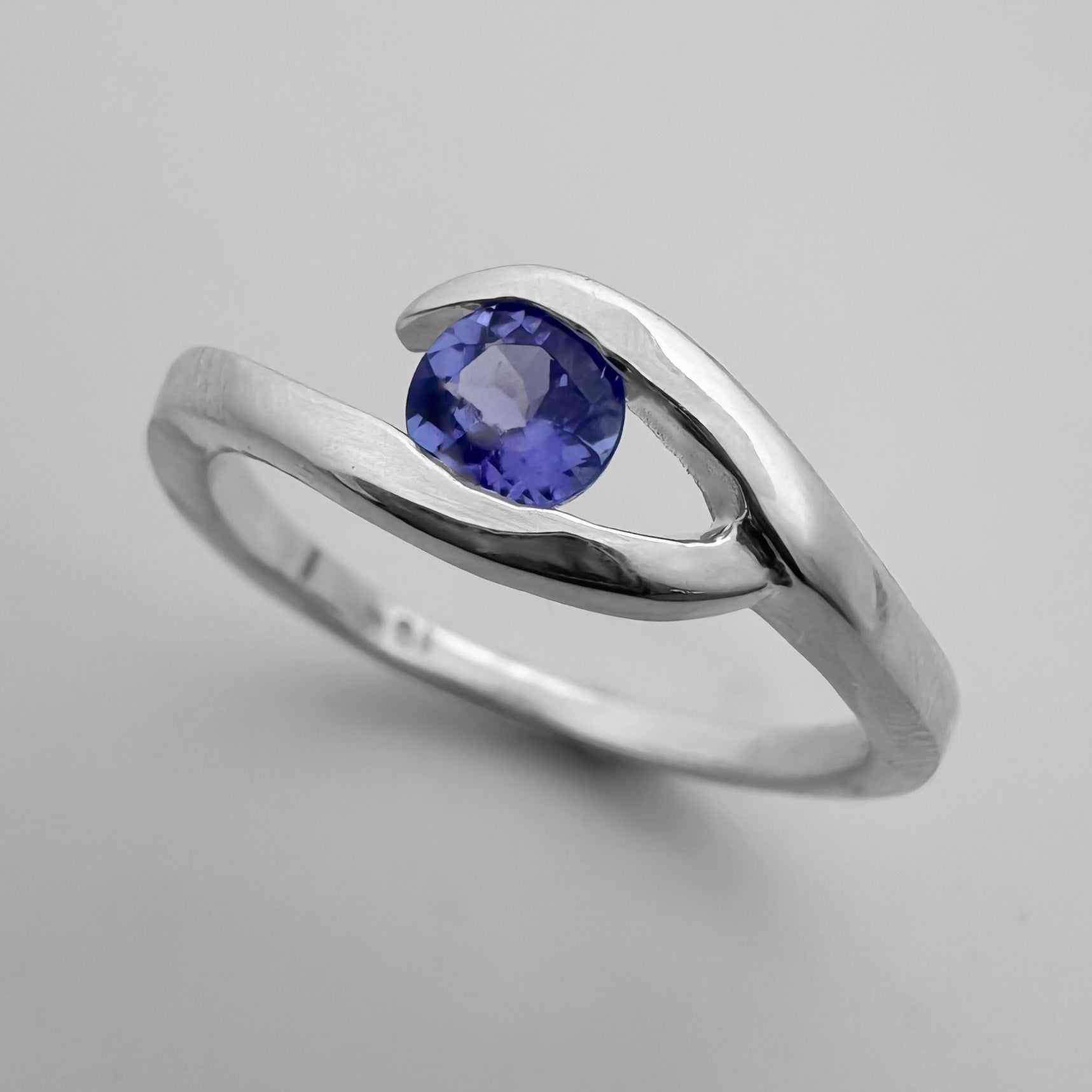 Anillo con Tanzanita