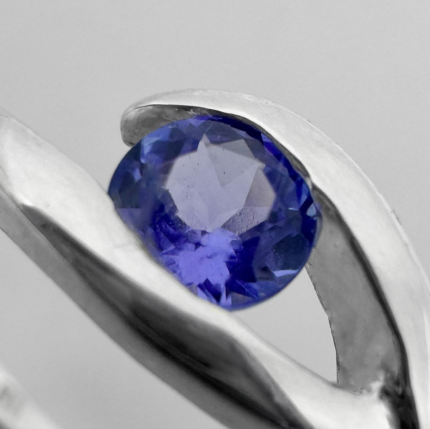 Anillo con Tanzanita