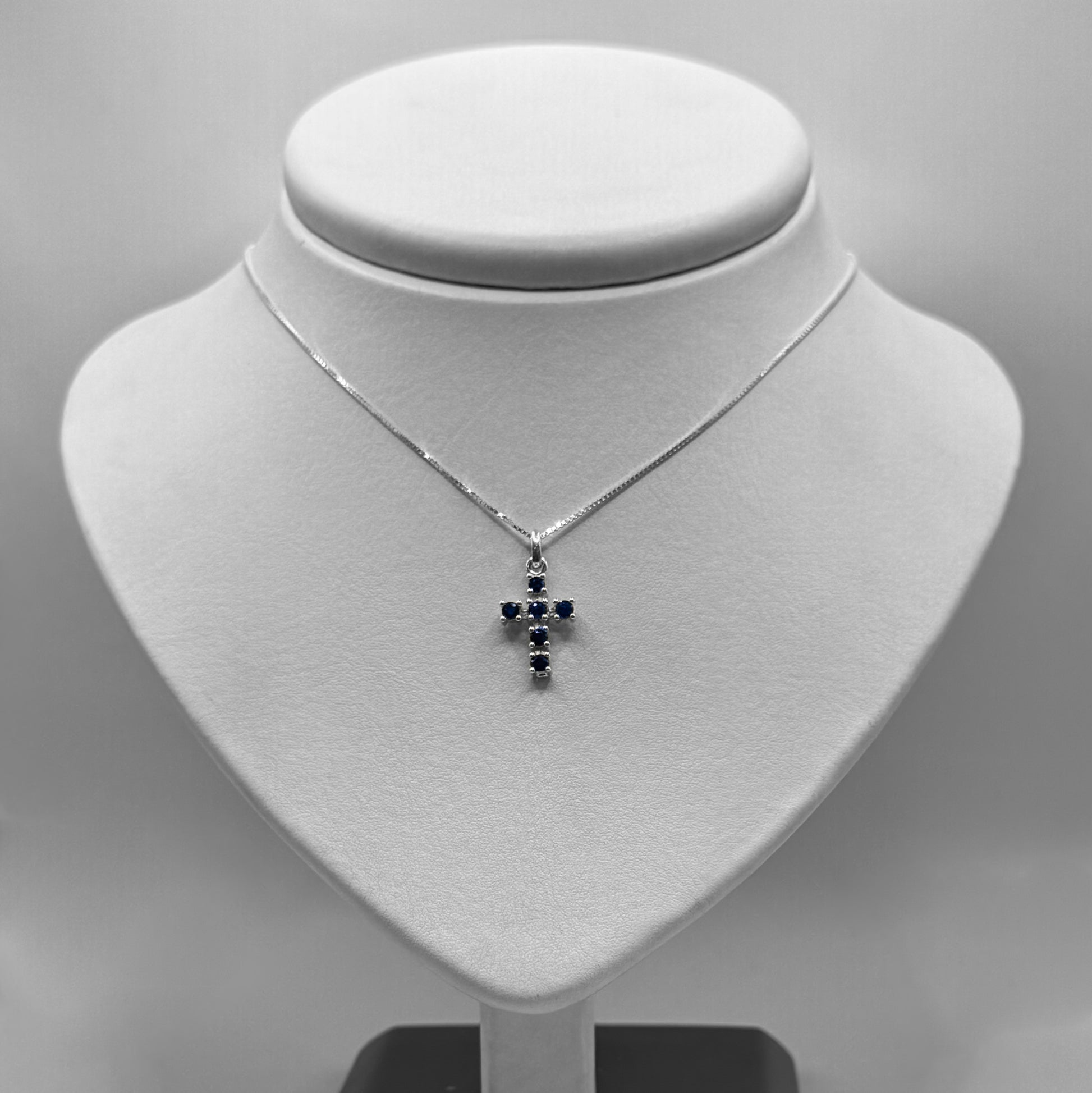 Collar Cruz con Zafiros