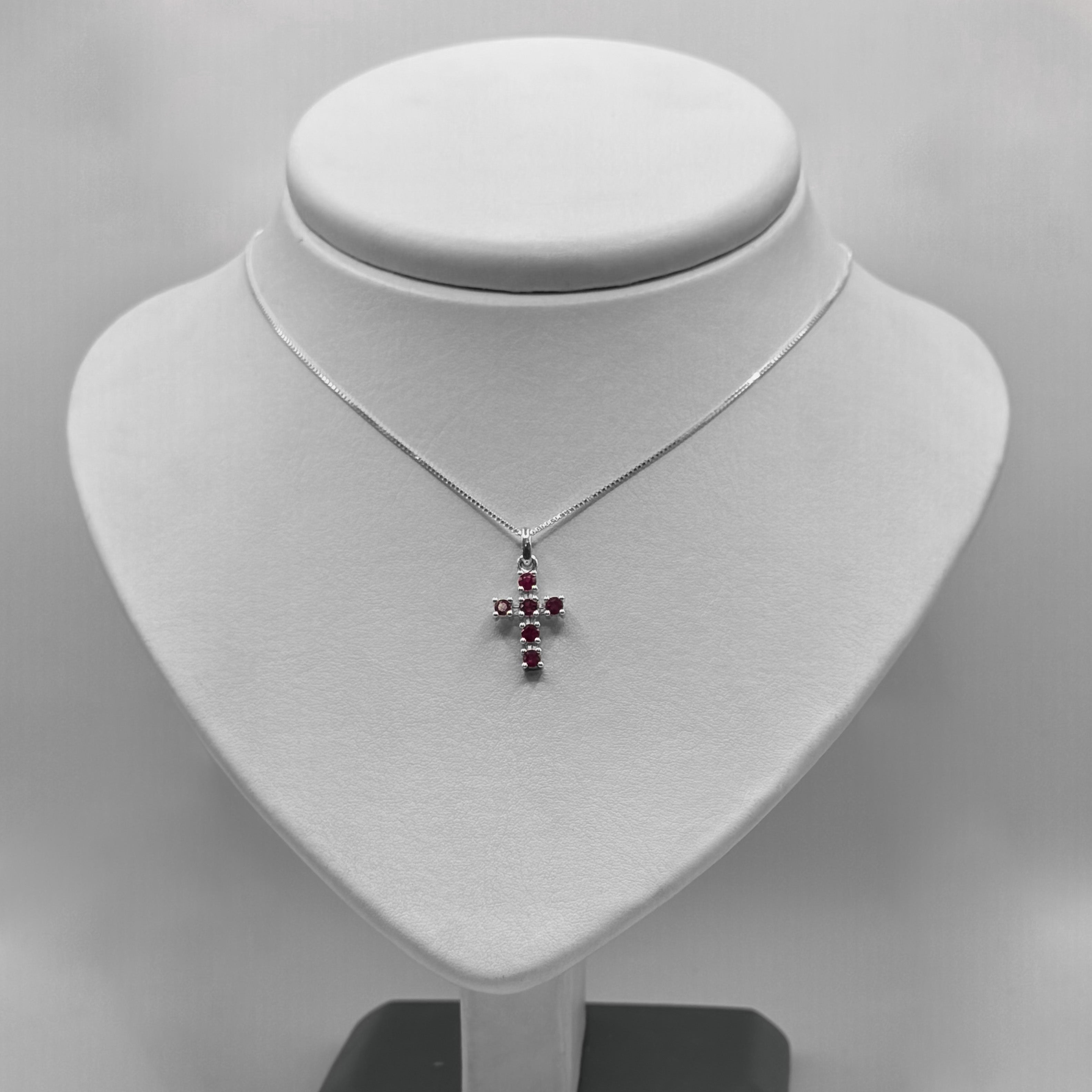 Collar Cruz con Rubies