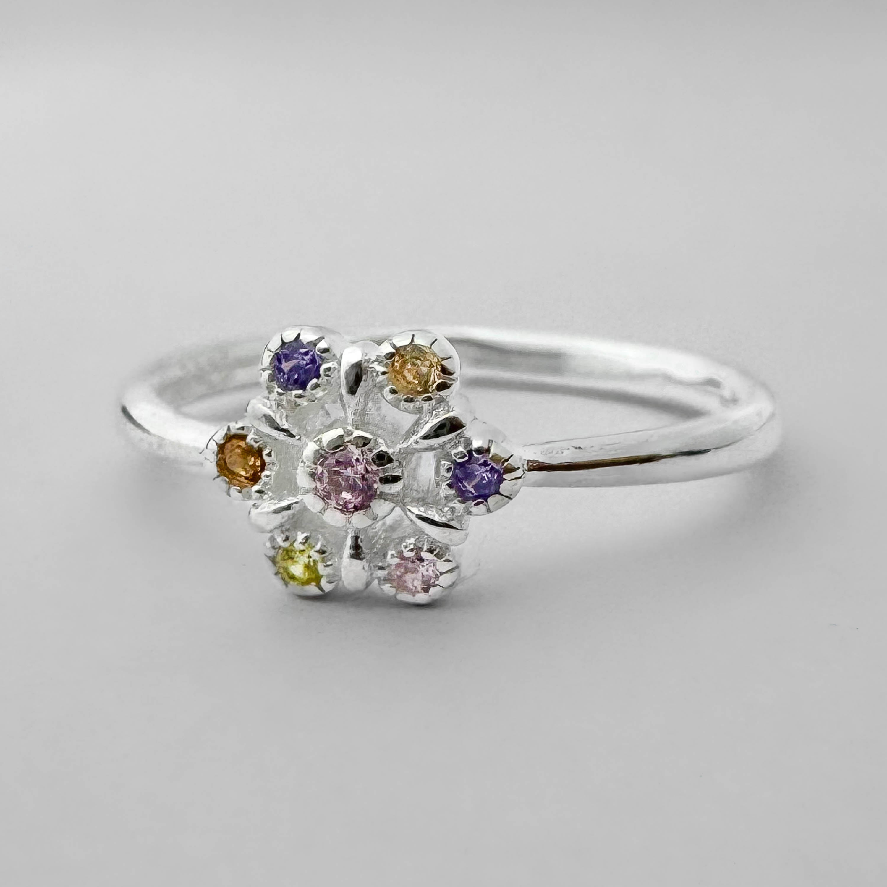 Anillo de niña flor