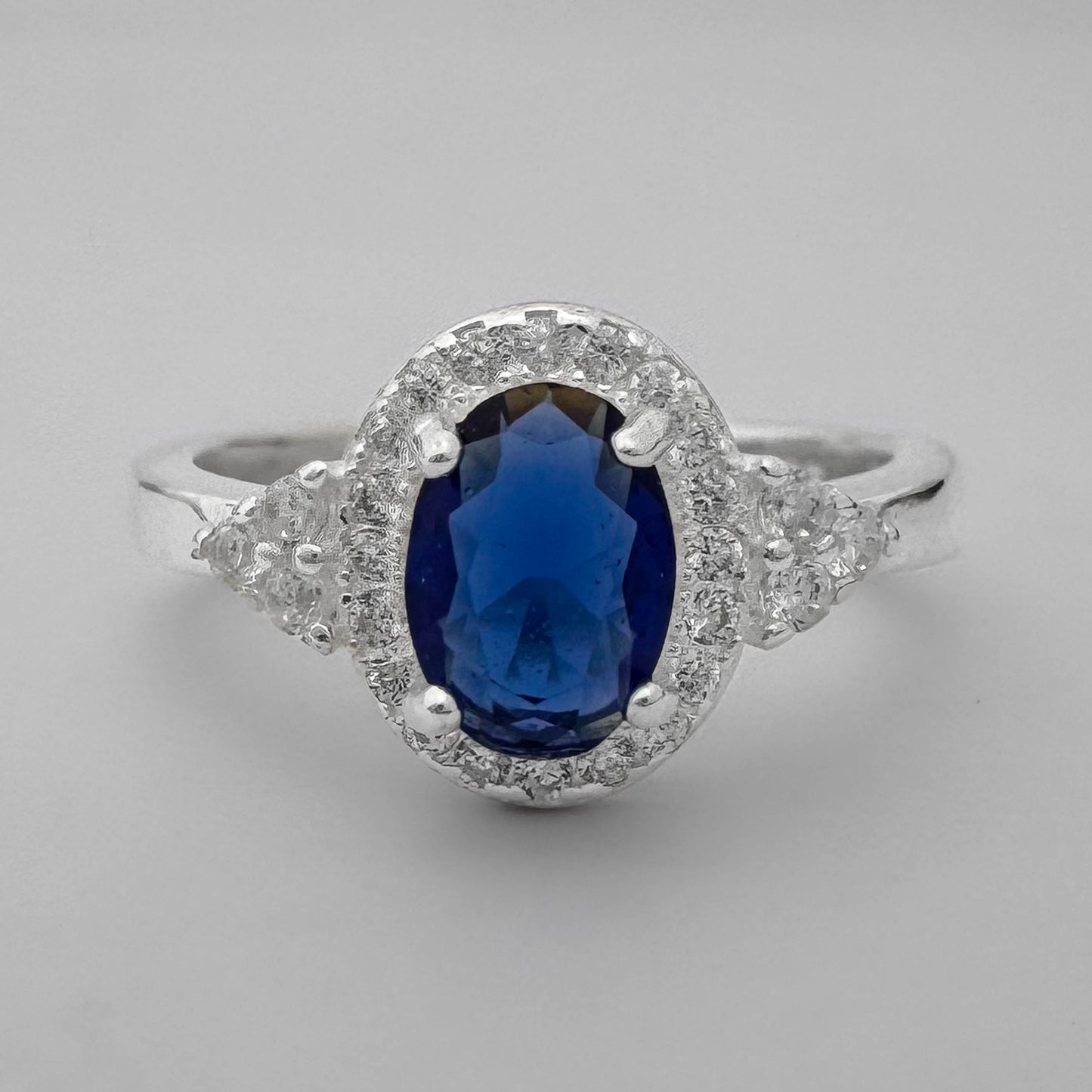 Anillo marquesa ovalada