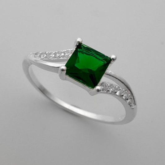 Anillo solitario cuadrado