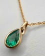 Dije Oro 18k y Esmeralda lágrima