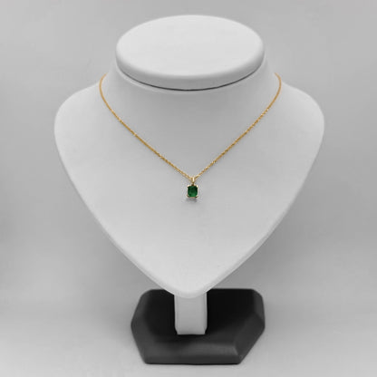Dije Oro 18k y Esmeralda Cuadrada