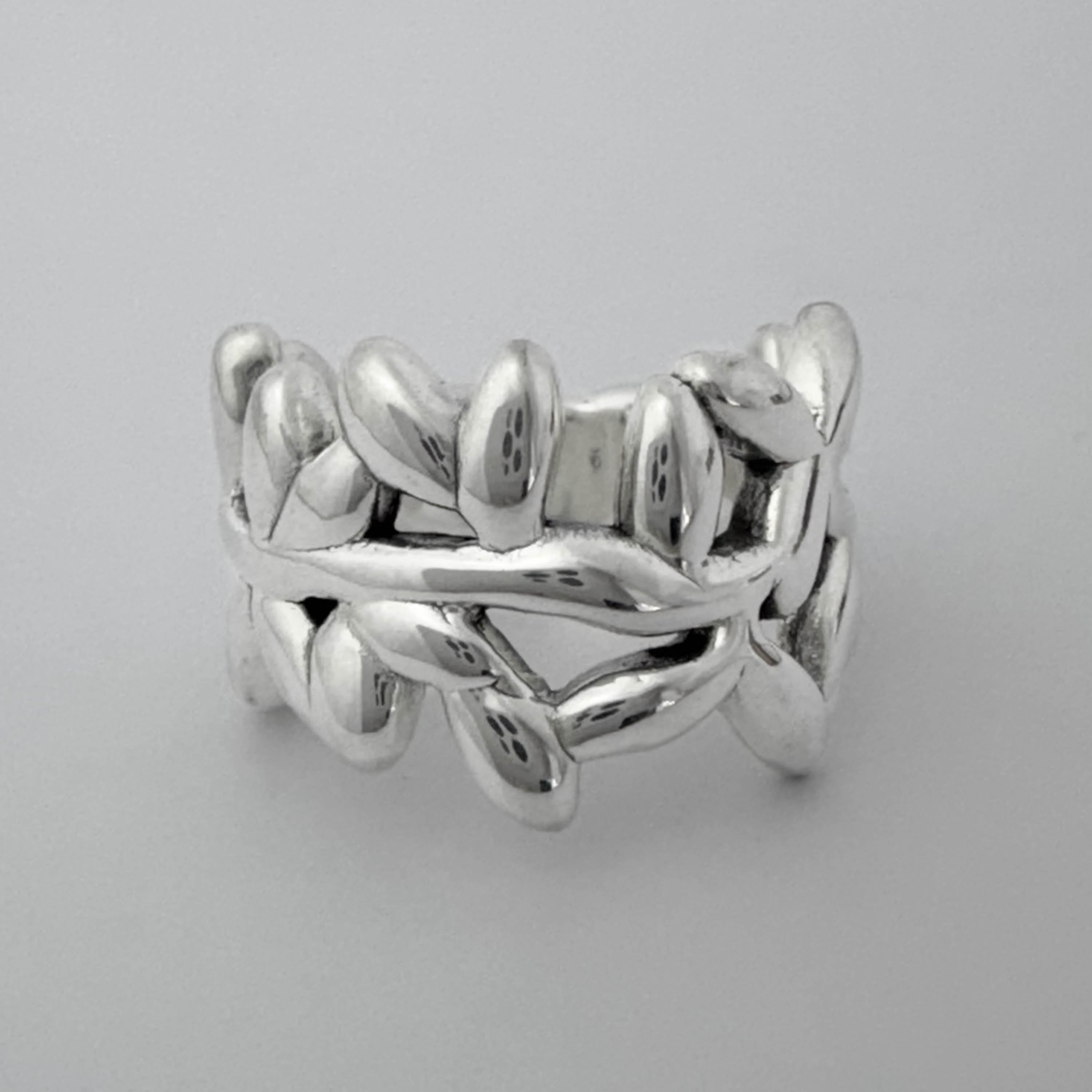 Anillo bold hojas