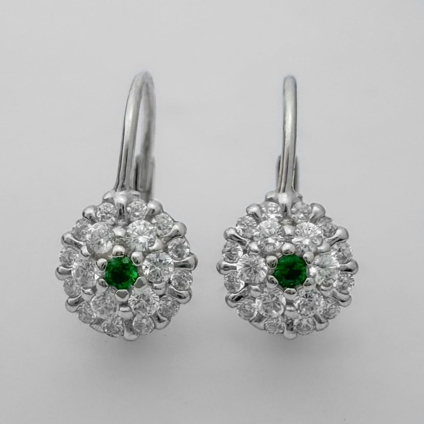 Aretes colgantes verde