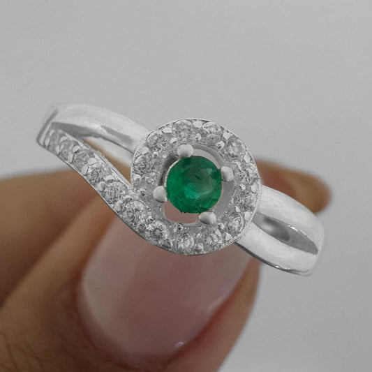 Anillo con esmeralda