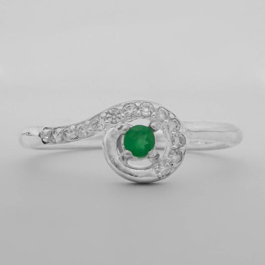 Anillo con Esmeralda