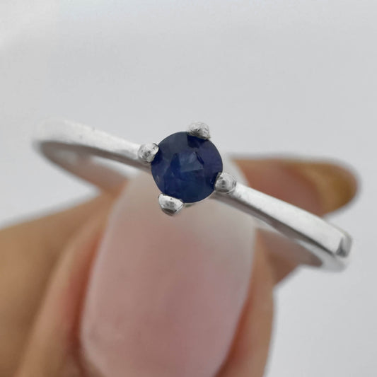 Anillo con Zafiro