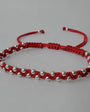 Pulsera roja tejida con esferas