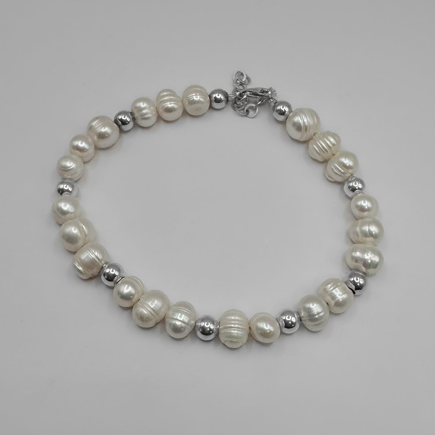 Pulsera con perlas cultivadas pequeñas