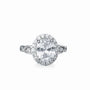 Anillo de cóctel en Plata Ley 925 talla 7 con un gran cirón ovalado central y halo de circones brillantes sobre montura de 13x11mm.
