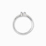 Anillo solitario de compromiso en Plata Ley 925 talla 8 con cirón central de 6mm y piedras brillantes en los laterales.