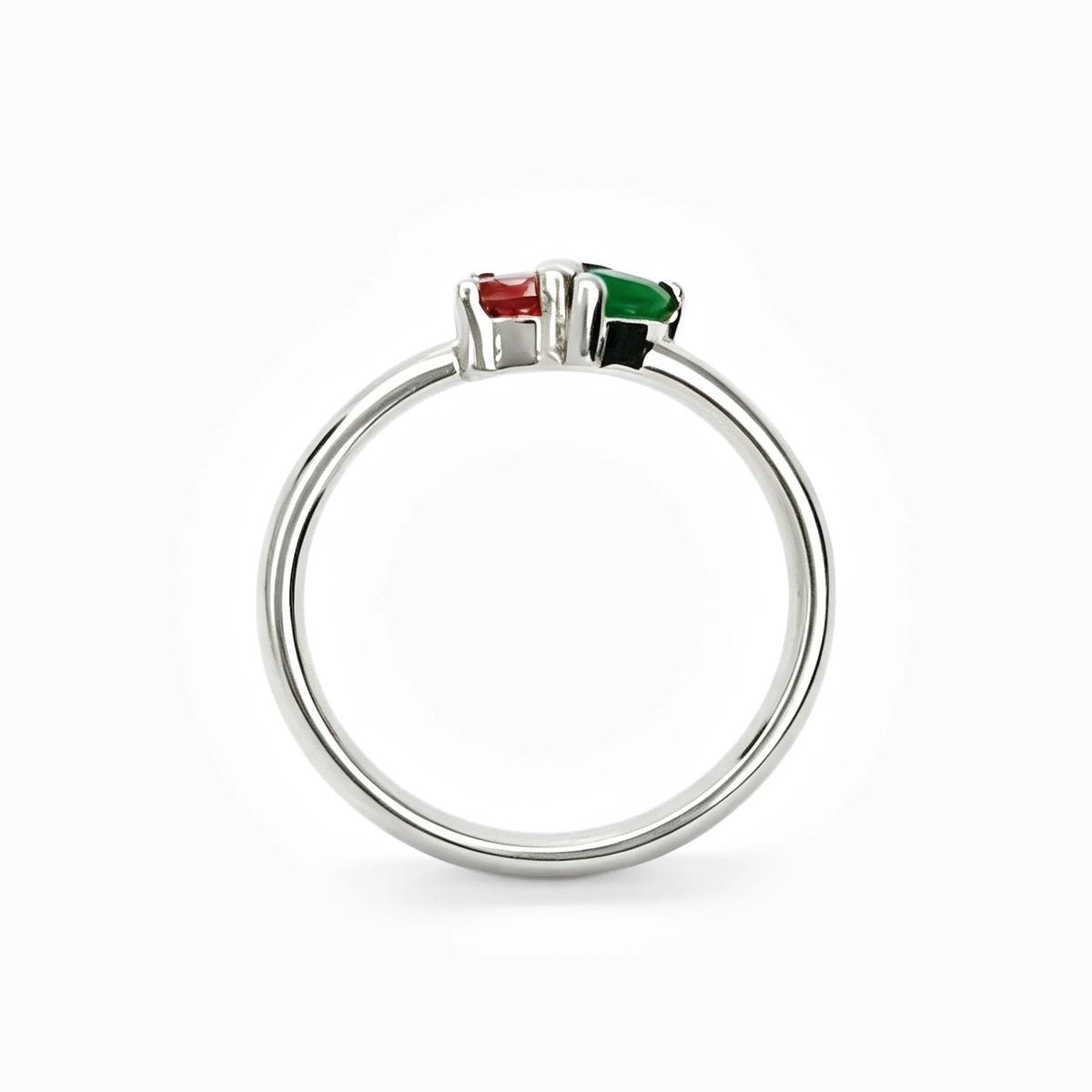 Anillo estilo Tú y Yo en plata ley 925 con esmeralda colombiana y turmalina rosa.