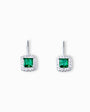 Aretes colgantes de plata ley 925 con circón cuadrado de 7 mm en caja de plata y cierre español sobre fondo blanco.
