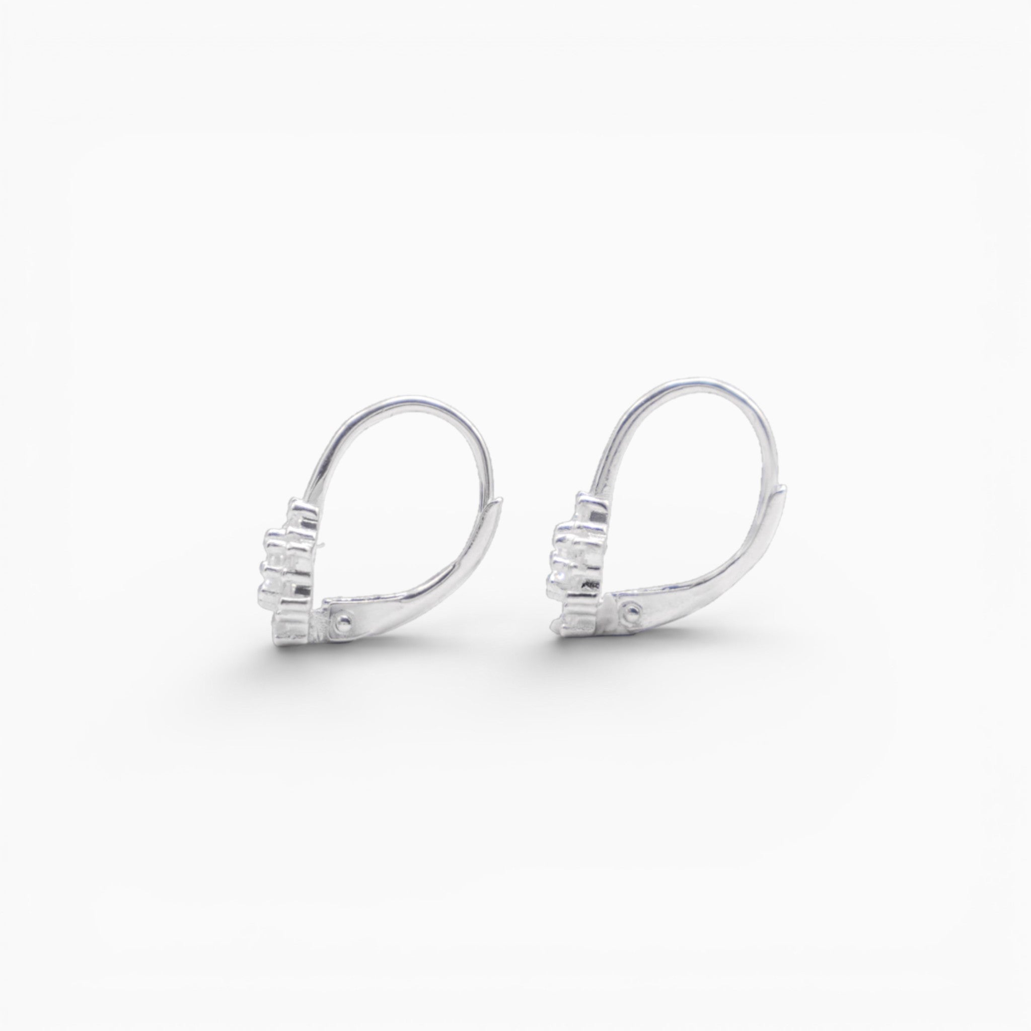 Aretes 'Destello Floral' – Plata Ley 925 y Circones Premium