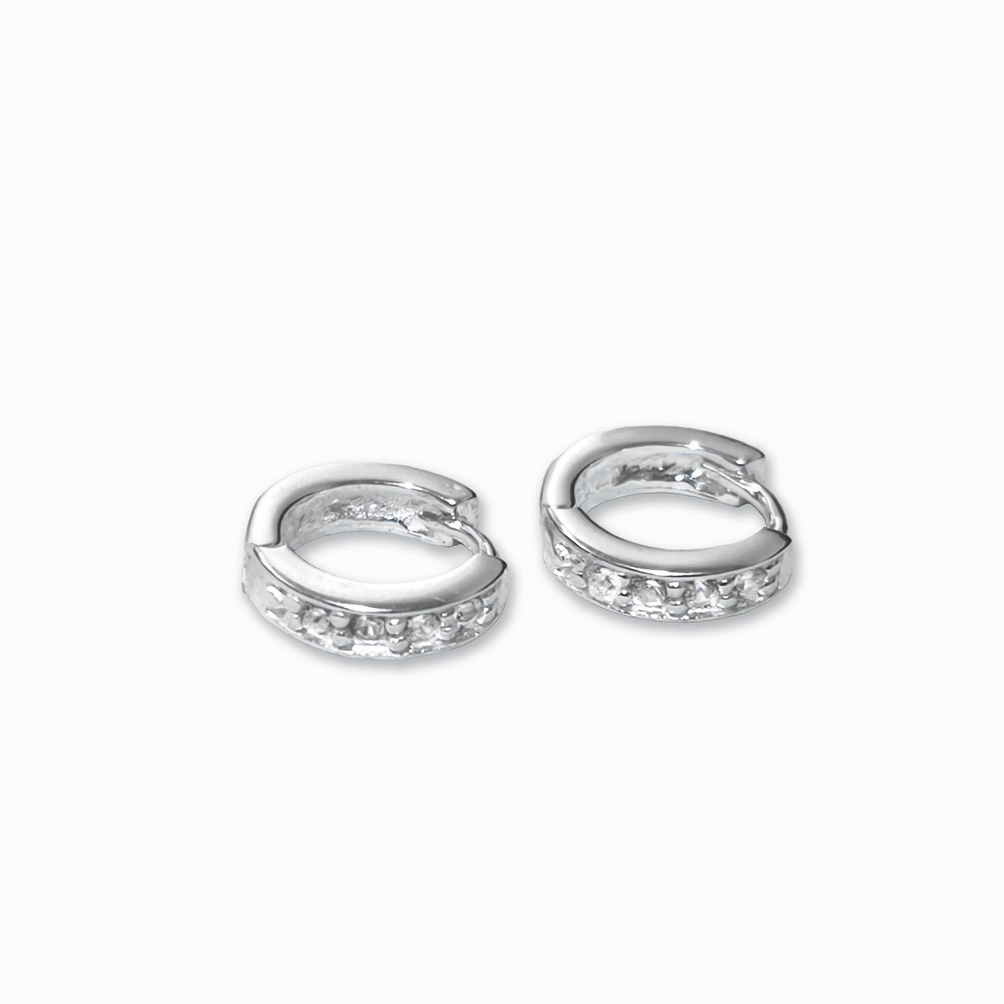 Candongas Huggies Pequeñas de 10mm en Plata Ley 925 con Circones