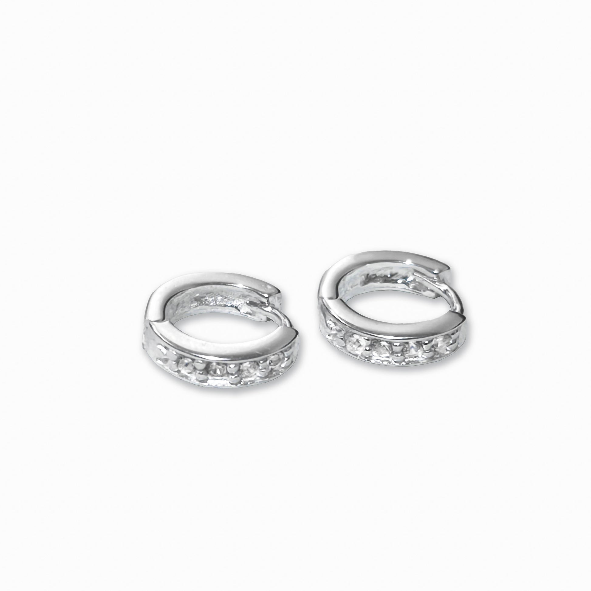 Candongas Huggies Pequeñas de 10mm en Plata Ley 925 con Circones