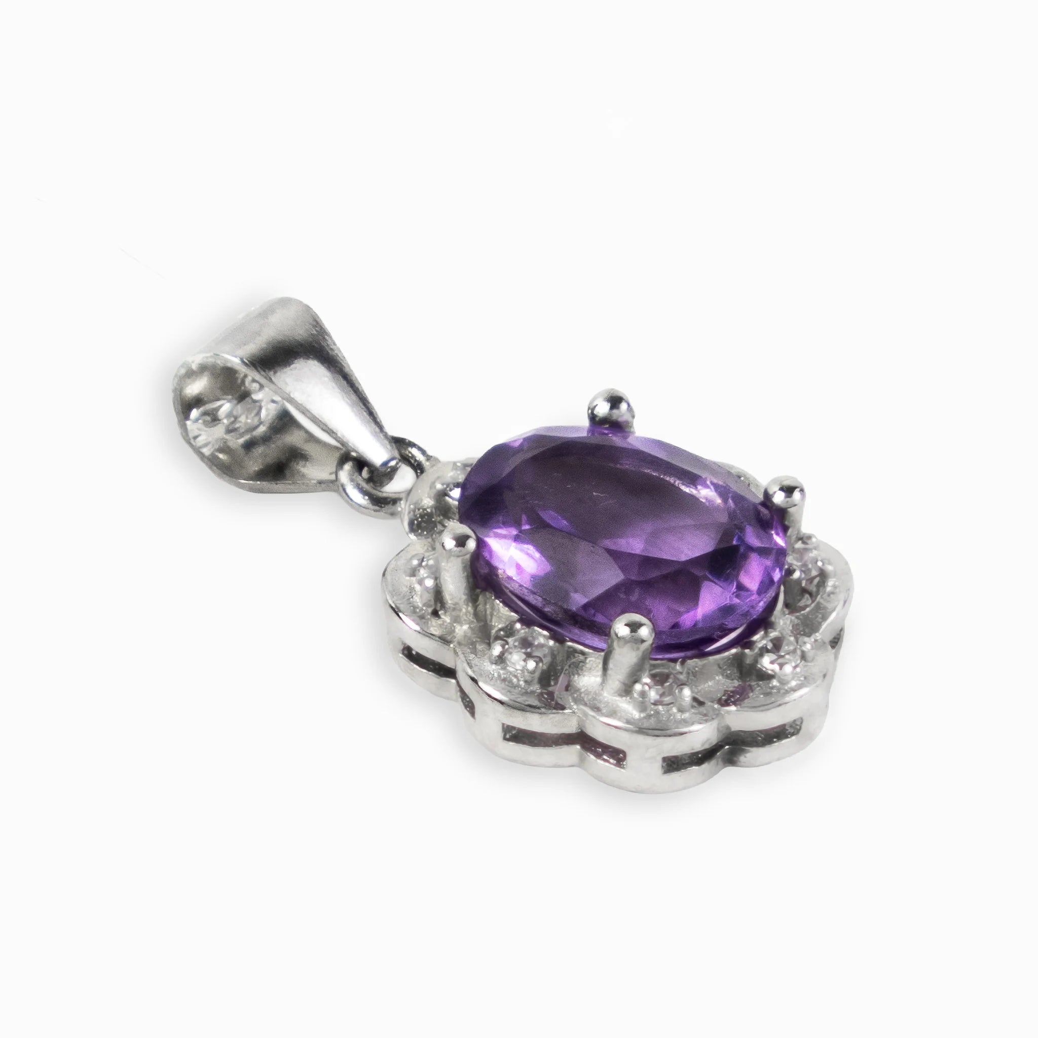 Dije clásico en plata ley 925 con amatista de alta calidad para mujer