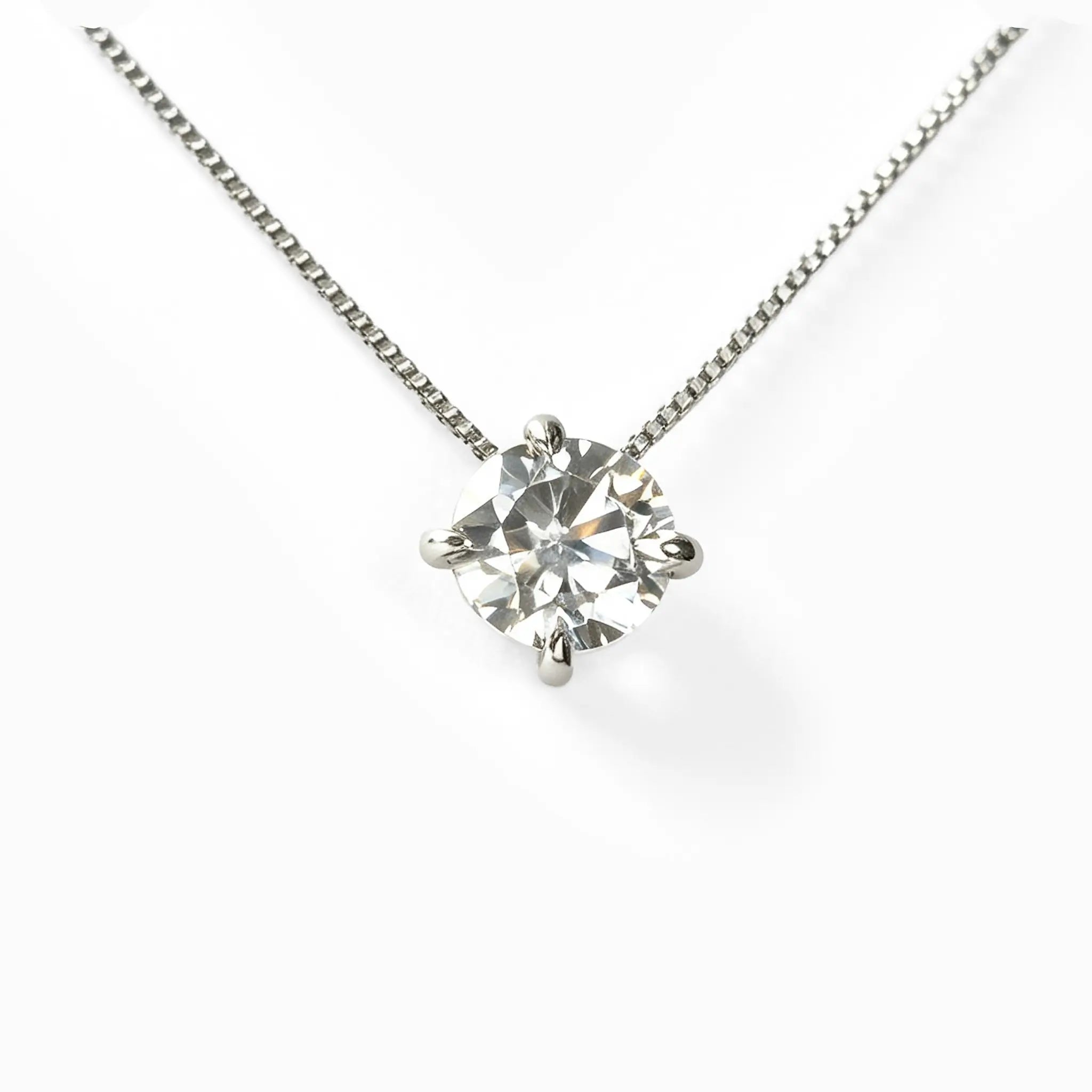 Collar solitario en plata ley 925 con moissanita de alta calidad para mujer