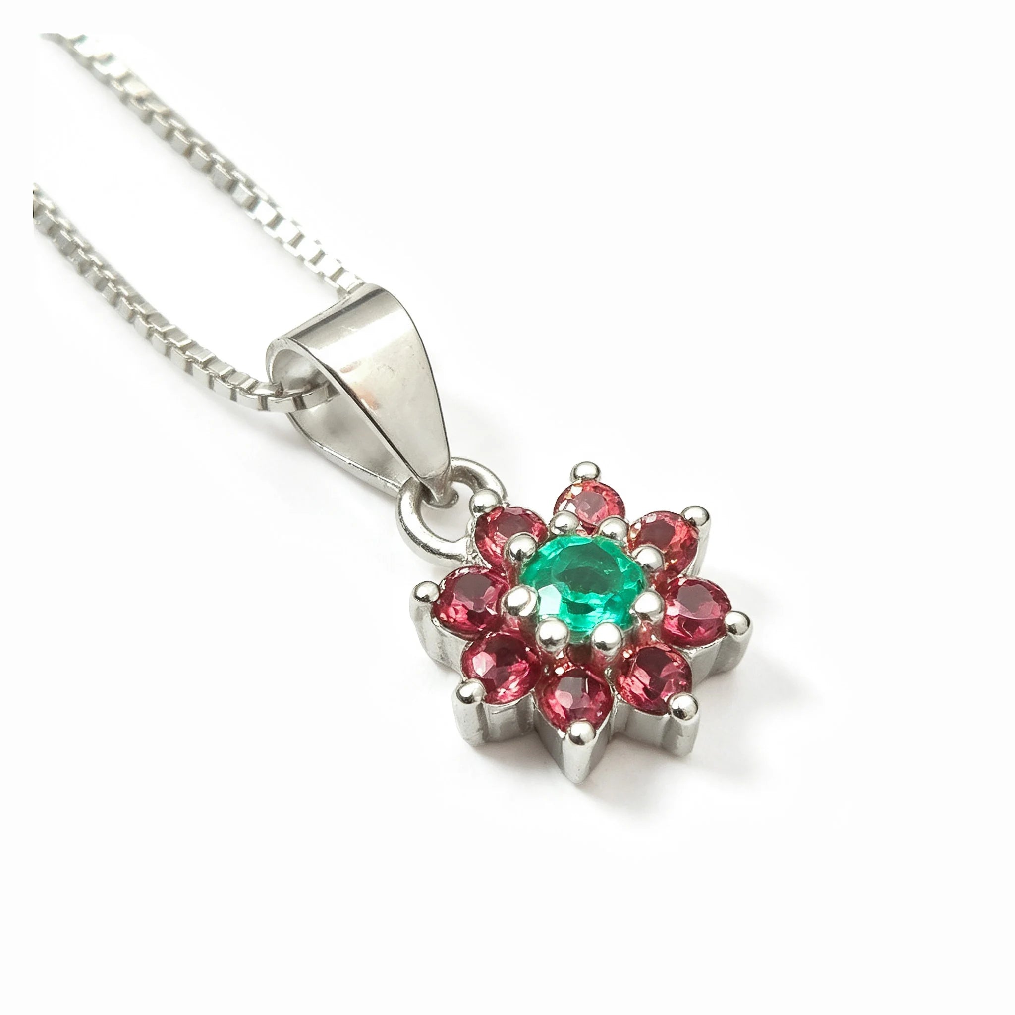 Collar small flower en plata ley 925 con zafiro durazno y esmeralda. Joyería fina para mujer en Joyería Esterlina Bogotá.
