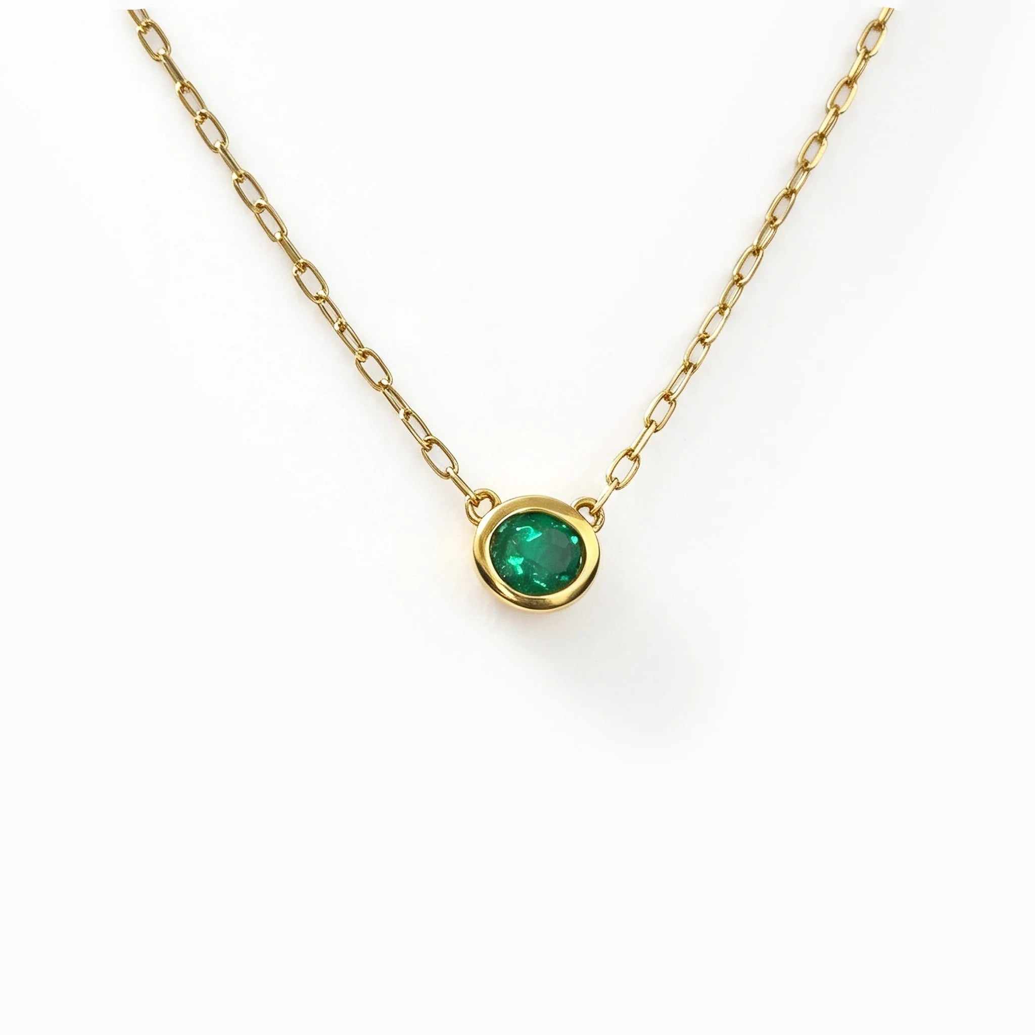 Collar solitario en oro de 18K con esmeralda para mujer con cadena de 40 cm