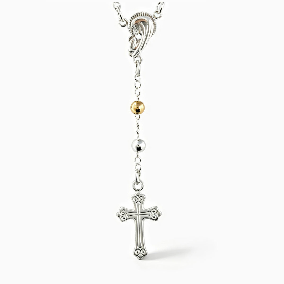 Denario en plata ley 925 con medalla de la Virgen, cruz y balines bicolores con baño de oro.
