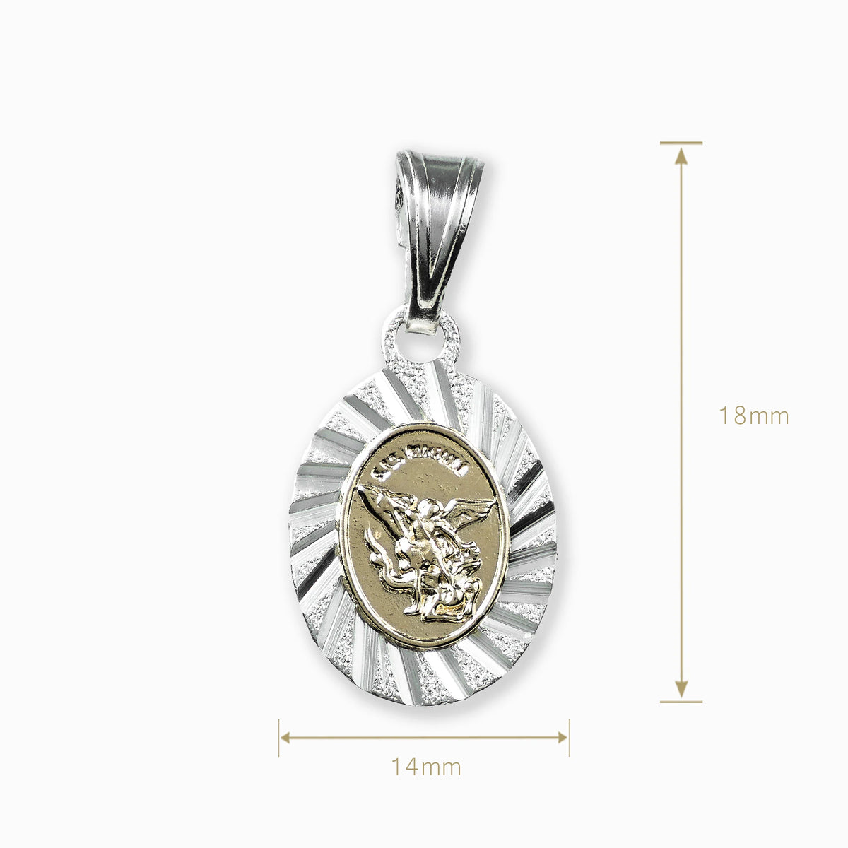 Dije de la medalla de San Miguel Arcángel en plata ley 925 con baño en oro.