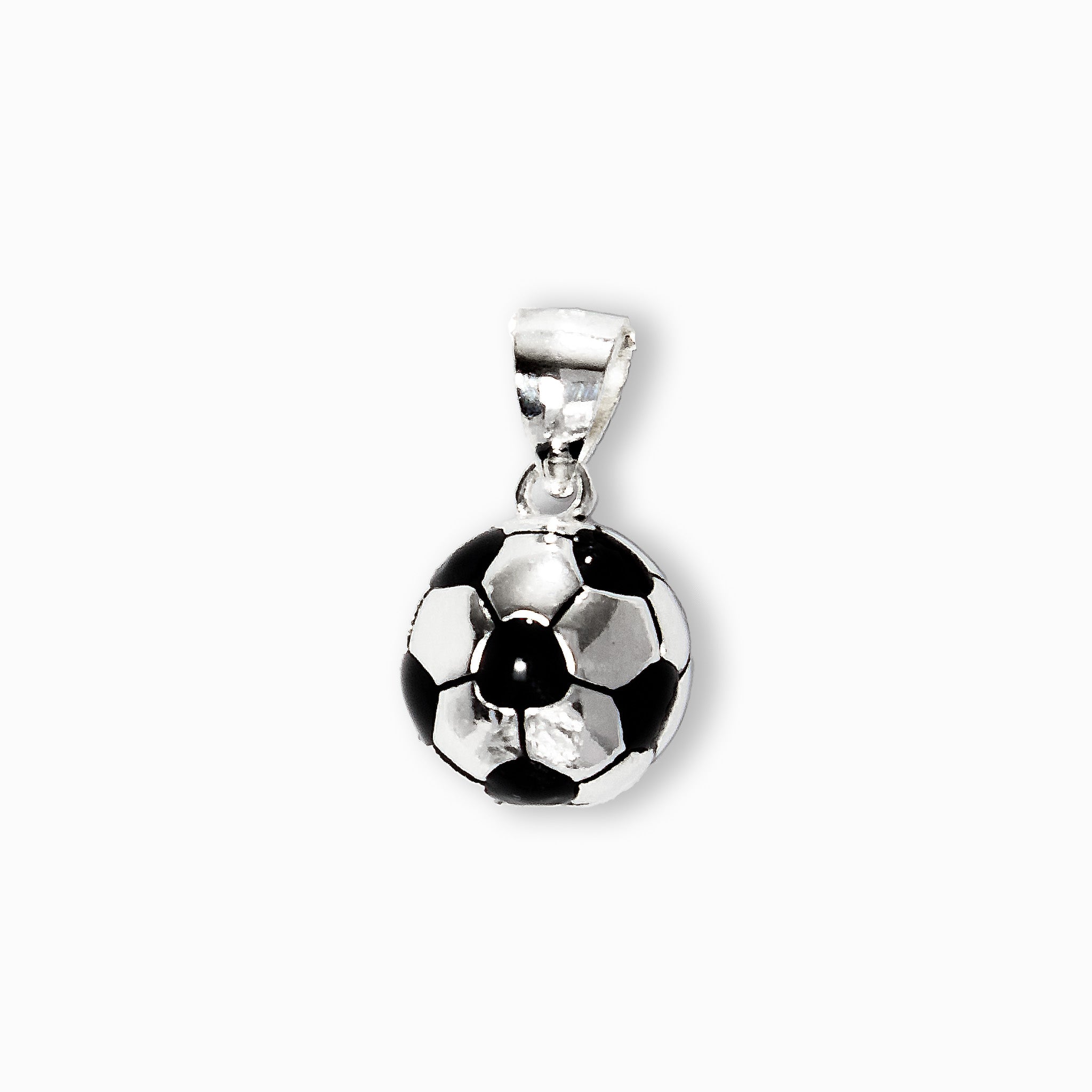 Dije tridimensional con forma de balón de fútbol en Plata Ley 925 con detalles esmaltados en negro sobre fondo blanco