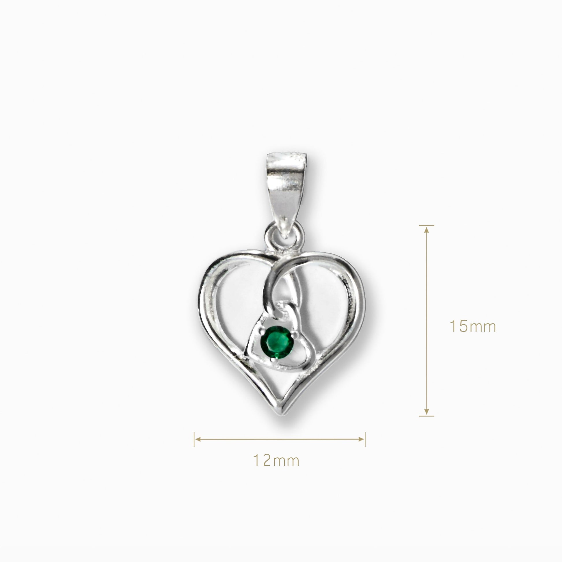 Dije de silueta de corazón entrelazado en Plata Ley 925 que contiene un circón redondo verde esmeralda brillante.