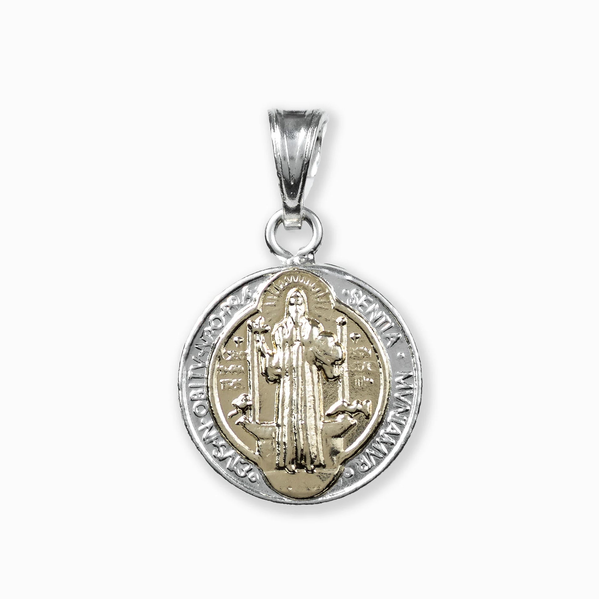 Dije de la medalla de San Benito en plata ley 925 con baño en oro.