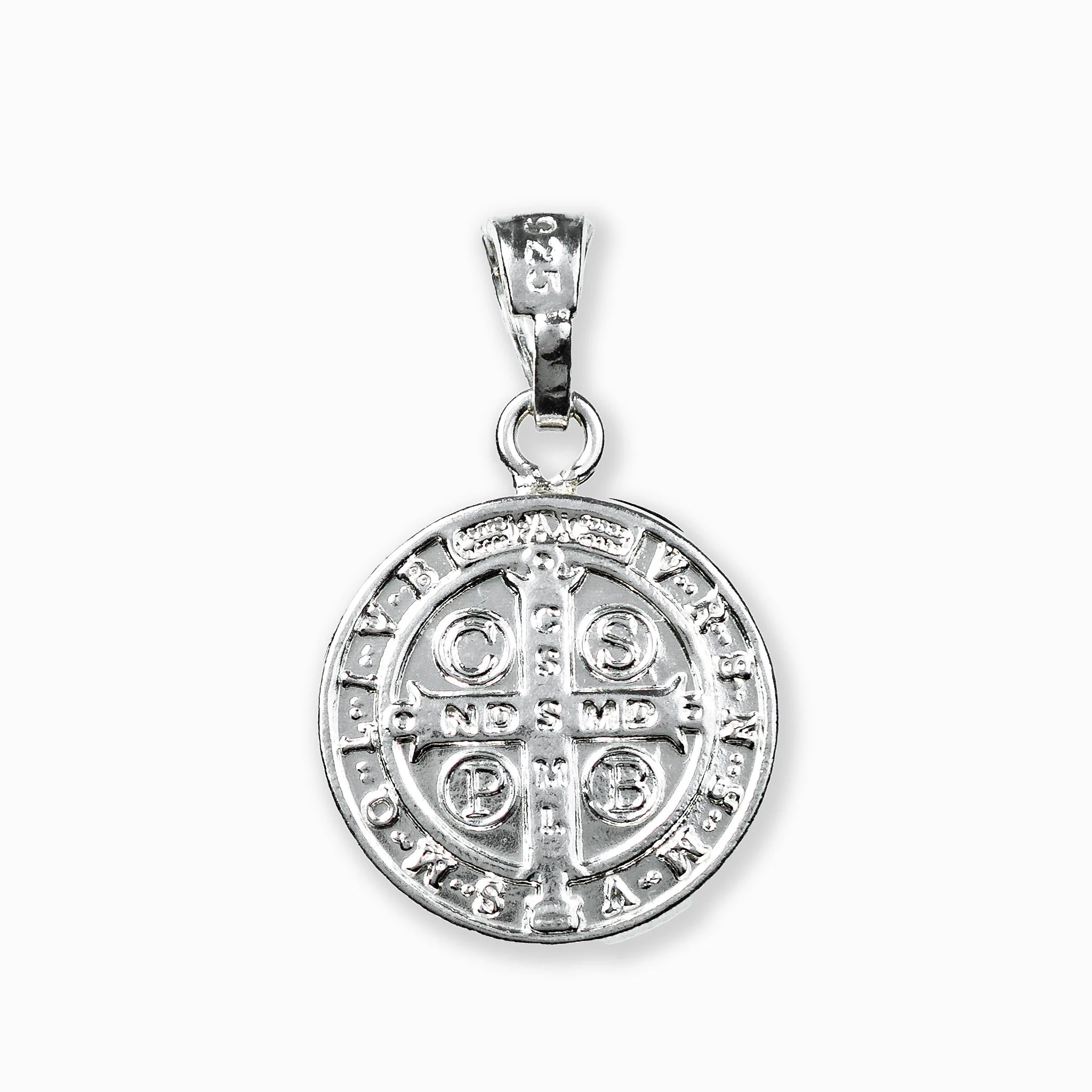 Dije de la medalla de San Benito en plata ley 925 con baño en oro.