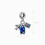 Charm colgante triple en Plata Ley 925 con dijes de avión con circones, maleta azul esmaltada y pasaporte miniatura.